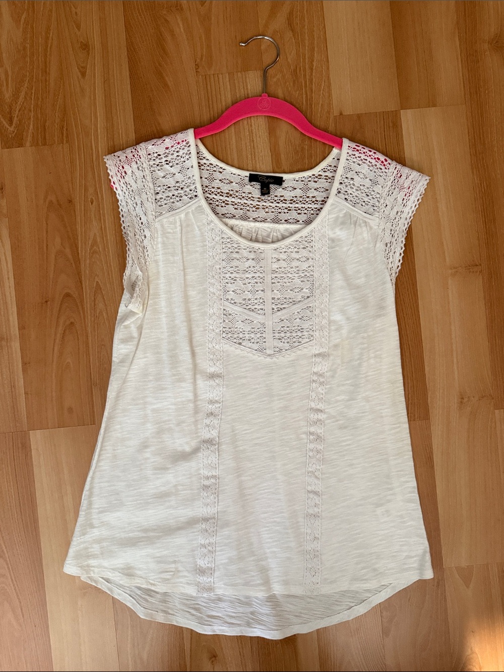 Cupio White Lace-Trim Cap Sleeve blouse